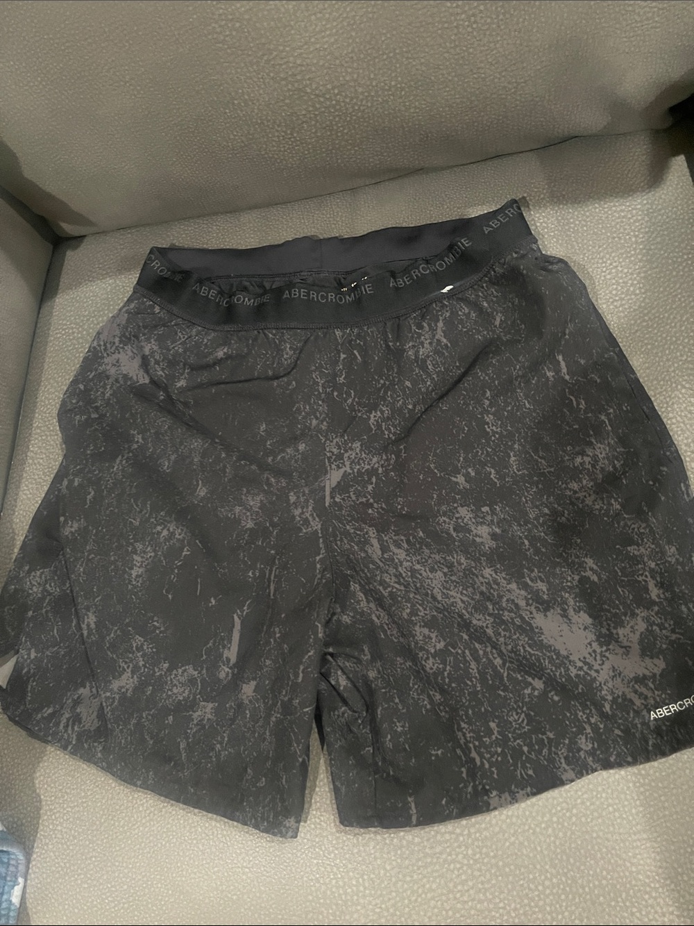 Abercrombie & Fitch Men's Black Marbled Performance Shorts